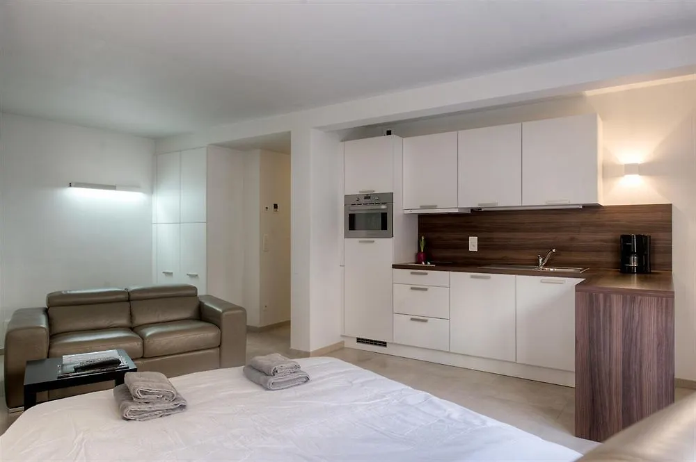 Place 2 Stay Gent 0*,  Belgien